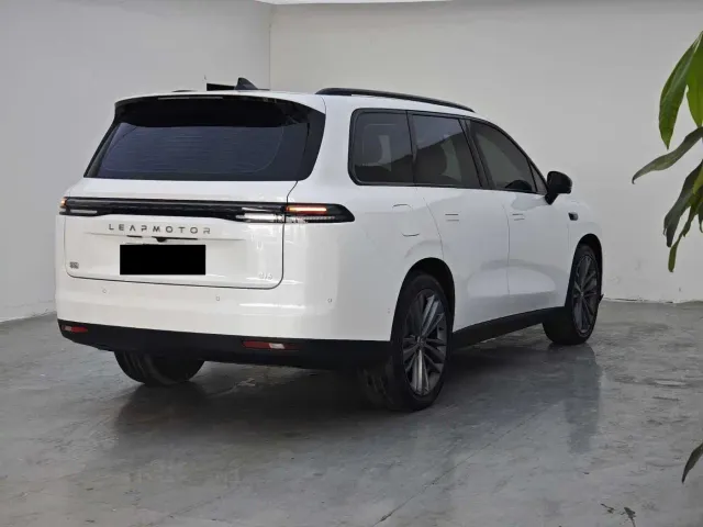 Leapmotor C16 — Фото автомобиля 7