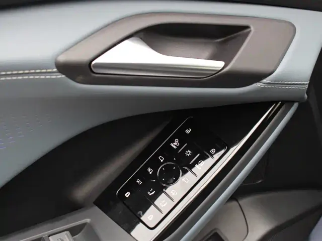 Audi Q6L e-tron — Фото автомобиля 17