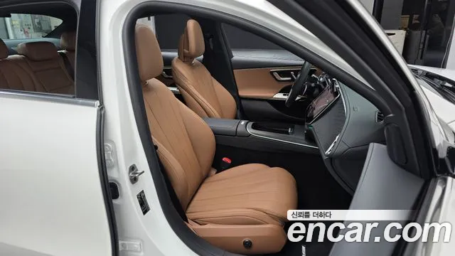 Mercedes-Benz E-Class W214 — Фото автомобиля 16