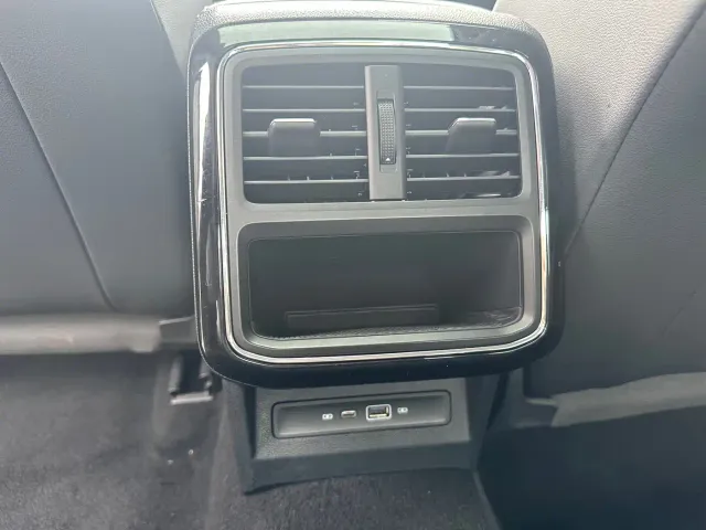 Volkswagen Passat — Фото автомобиля 15