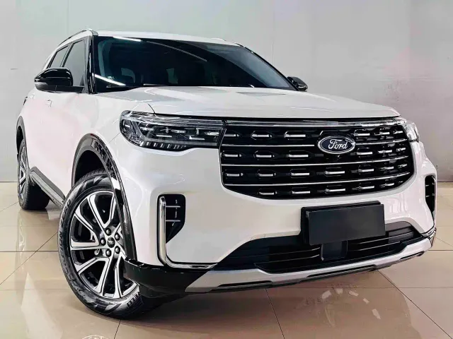Ford Explorer — Фото автомобиля 2