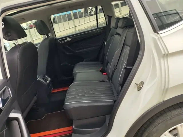 Volkswagen Tiguan L — Фото автомобиля 16
