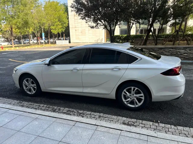 Buick Regal — Фото автомобиля 7