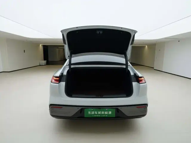 Geely Galaxy Xingyao 8 — Фото автомобиля 5