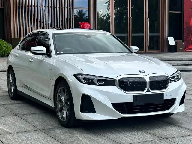 BMW i3 — Фото автомобиля 4