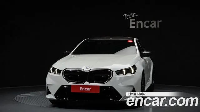 BMW M5 — Фото автомобиля 3