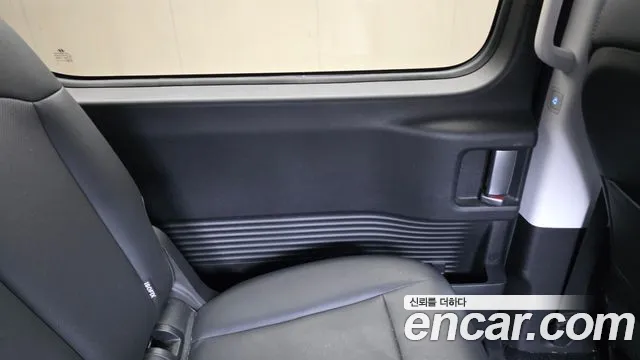 Hyundai Staria Staria 4WD Tourer 9 мест — Фото автомобиля 25