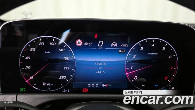 Mercedes-Benz E-Class — Фото автомобиля 8