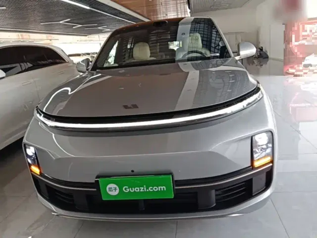 Li Auto L9 — Фото автомобиля 2