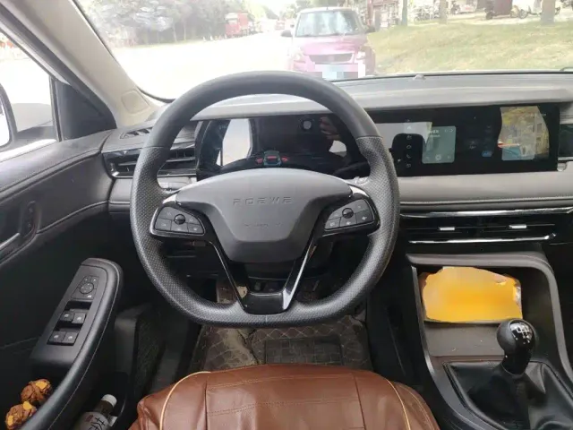 Roewe i5 — Фото автомобиля 6