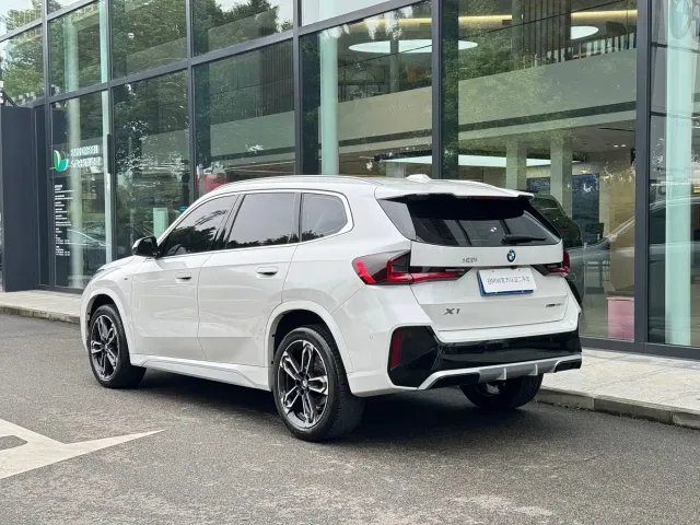 BMW BMW X1 2024 sDrive25Li M Sport Package — Фото автомобиля 5