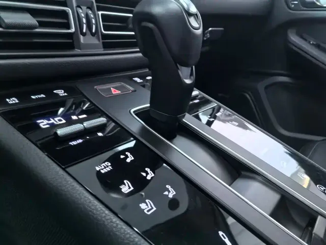 Porsche Macan — Фото автомобиля 16