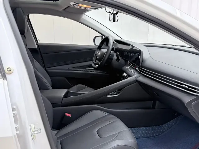 Hyundai Elantra — Фото автомобиля 19