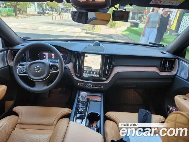 Вольво XC60 — Фото автомобиля 7