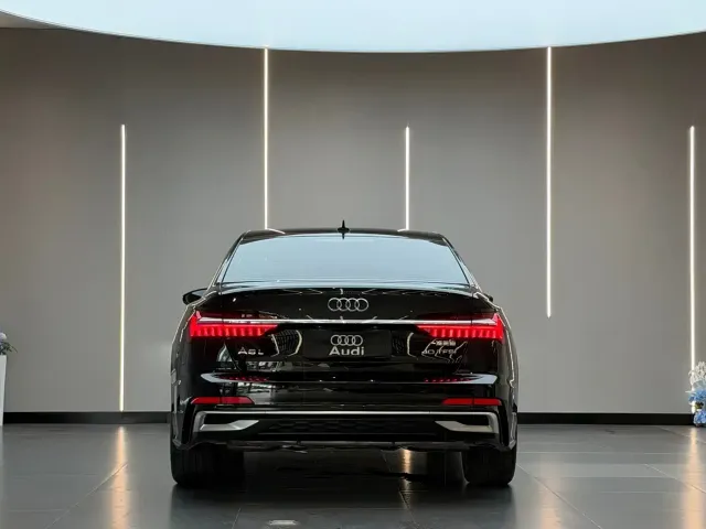 Audi A6L — Фото автомобиля 10