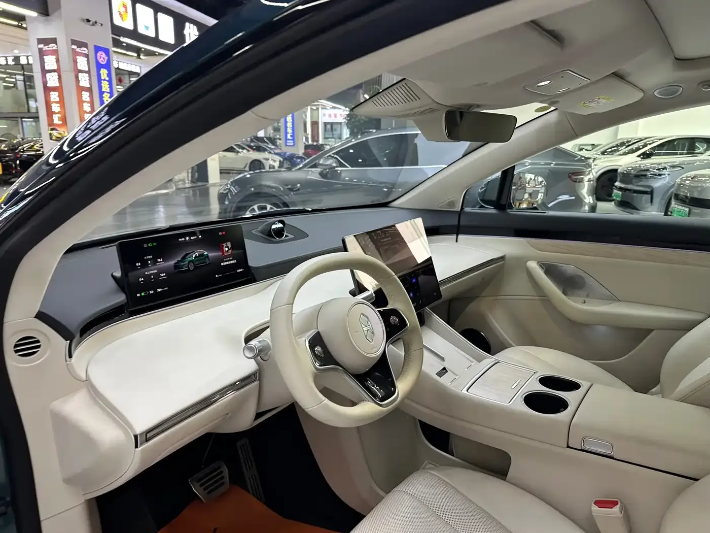 Zhijie Luxeed R7 2026 Pure Electric Max+ — Фото автомобиля 6