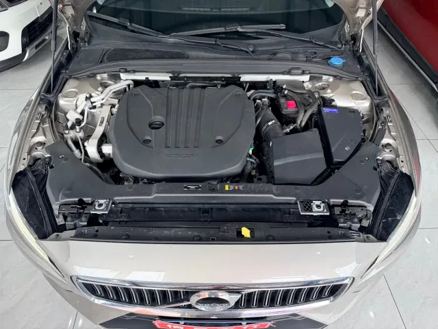Volvo S60 — Фото автомобиля 13