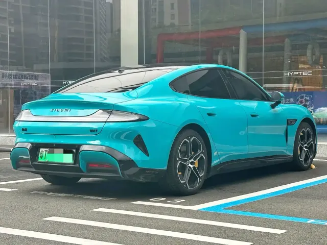 Xiaomi SU7 — Фото автомобиля 2