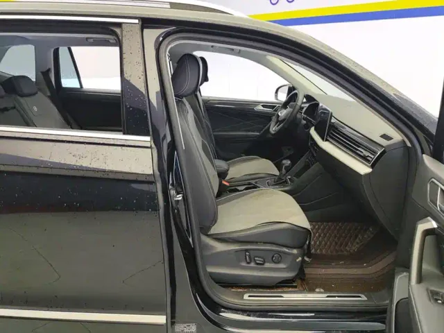 Volkswagen Tiguan L — Фото автомобиля 8