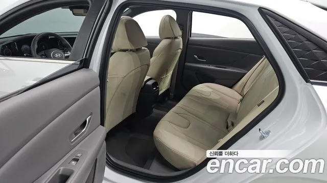 Hyundai AVANTE Новый Avante (CN7) — Фото автомобиля 12