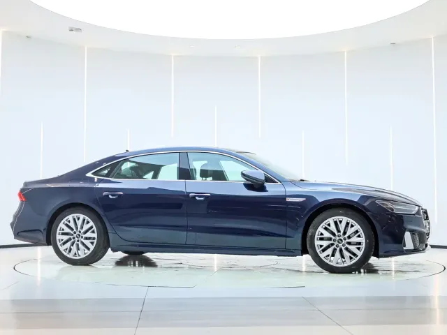 Audi A7L — Фото автомобиля 8