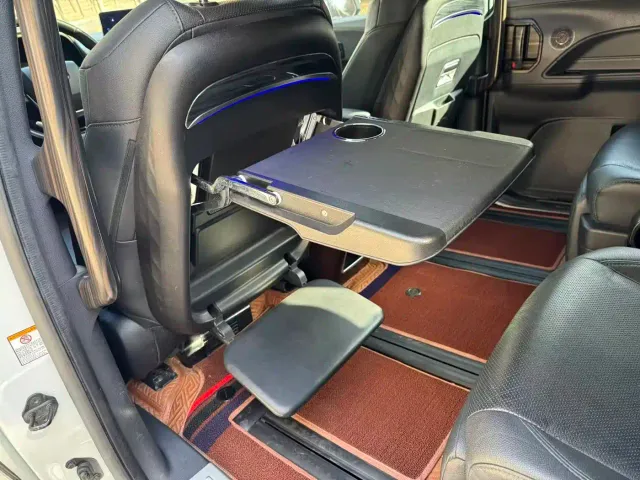 Toyota Sienna — Фото автомобиля 15