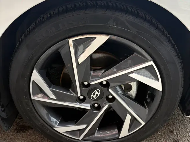 Hyundai Elantra — Фото автомобиля 18