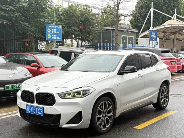 Фотография автомобиля — BMW X2