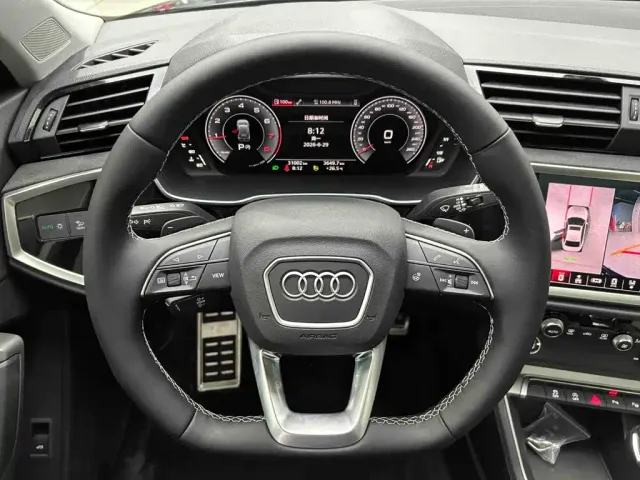 Audi Q3 — Фото автомобиля 8