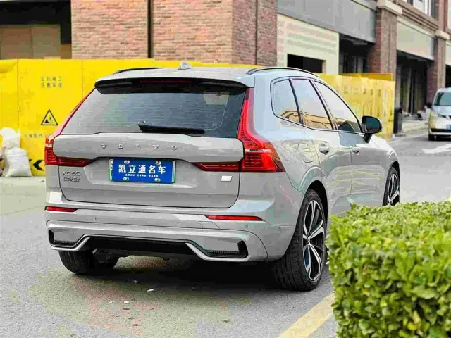Volvo XC60 — Фото автомобиля 8