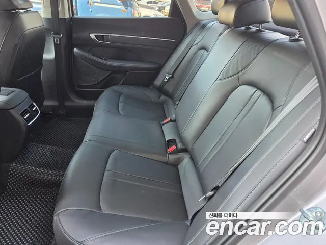 Hyundai Sonata — Фото автомобиля 12
