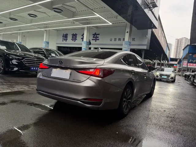 Lexus ES — Фото автомобиля 20