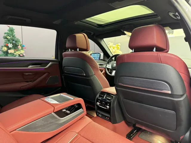 BMW 5 Series — Фото автомобиля 9
