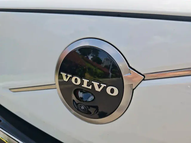 Volvo XC70 Plug-in Hybrid — Фото автомобиля 11