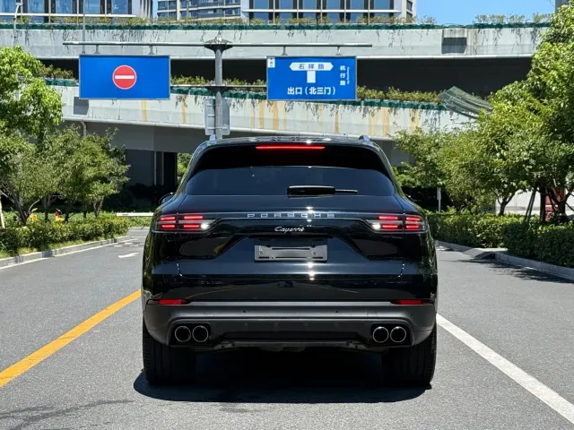 Porsche Cayenne — Фото автомобиля 6