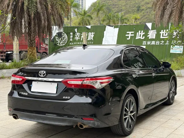 Toyota Camry — Фото автомобиля 4