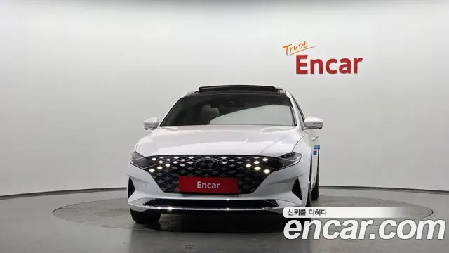 Hyundai Grandeur New — Фото автомобиля 3