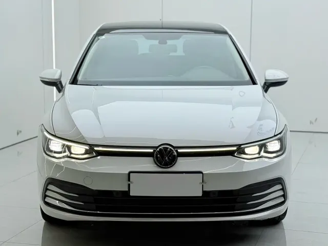 Volkswagen Golf — Фото автомобиля 3