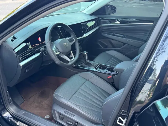Volkswagen Passat — Фото автомобиля 16