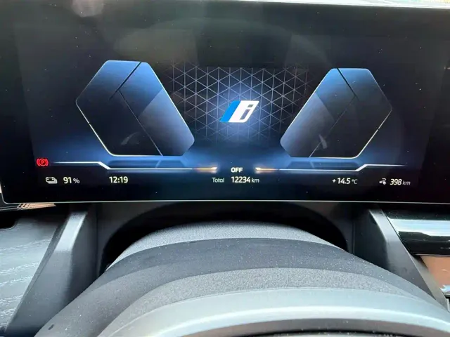 BMW i5 — Фото автомобиля 12