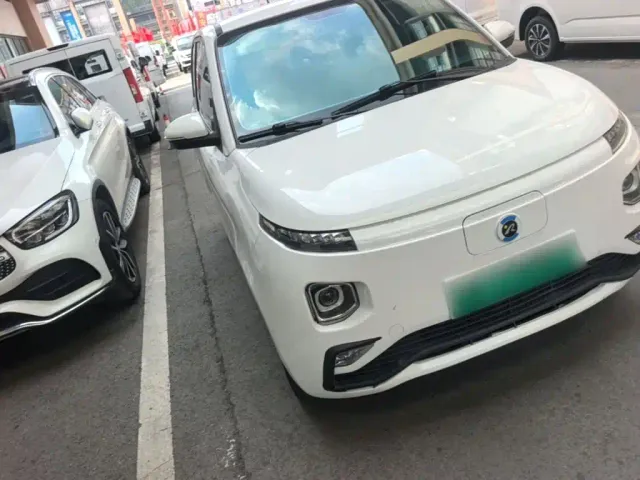 Huachen Xinyi Brilliance Xinyi i03A — Фото автомобиля 21