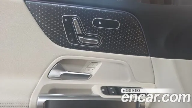 Mercedes-Benz EQB — Фото автомобиля 15