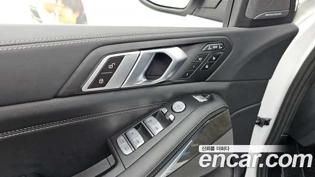 BMW X7 — Фото автомобиля 24