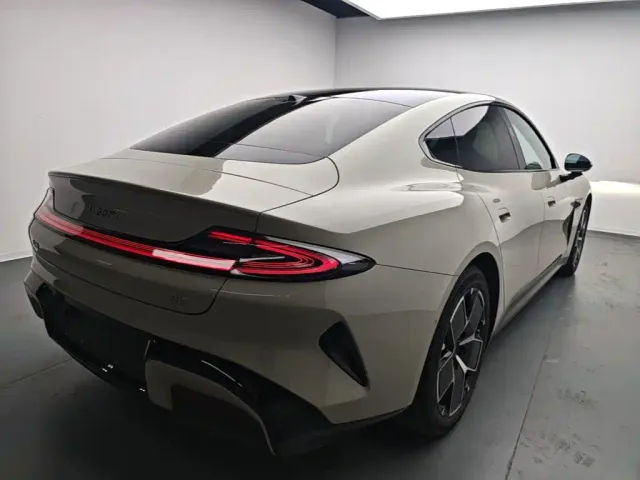 Xiaomi SU7 — Фото автомобиля 6