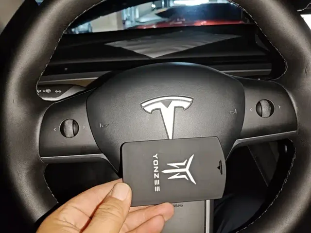 Tesla Model Y — Фото автомобиля 8