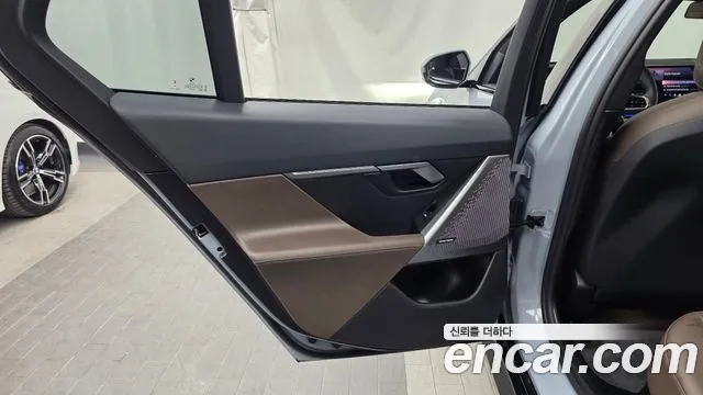BMW 5-Series — Фото автомобиля 25