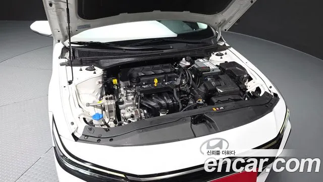 Hyundai Avante CN7 — Фото автомобиля 9