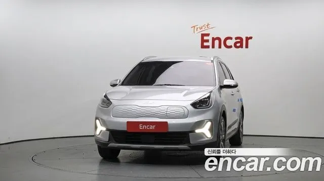 Kia Niro — Фото автомобиля 3