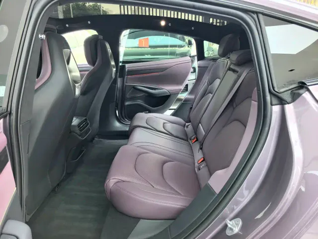 Xiaomi SU7 — Фото автомобиля 10