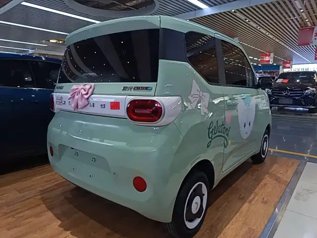 Wuling Hongguang Mini EV — Фото автомобиля 6